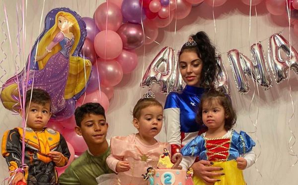  جشن تولد دختر رونالدو در غیاب خودش برگزار شد
