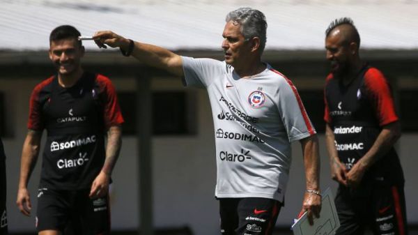 حمایت بازیکنان شیلی از تظاهرات مردمی مقابل پرو بازی نمی کنیم