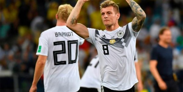  پیروزی پرگل آلمان و توقف هلند ژرمن‌ها صدرنشین شدند