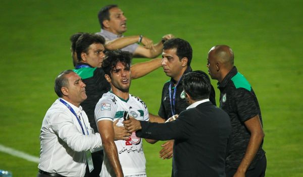 چرا منصوریان دو بازیکنش را کنار گذاشت