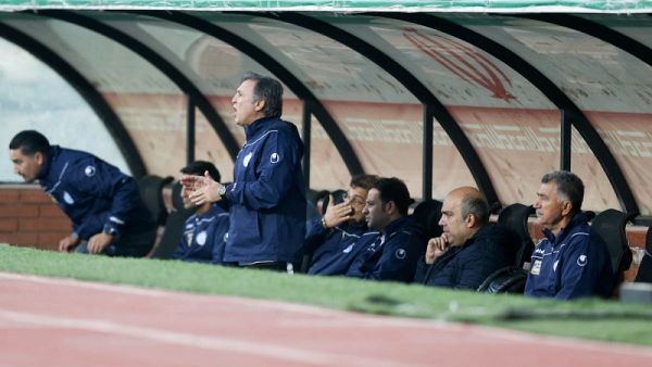 زرینچه با موافقت استراماچونی خواستار تعویق بازی با نساجی خواهیم شد