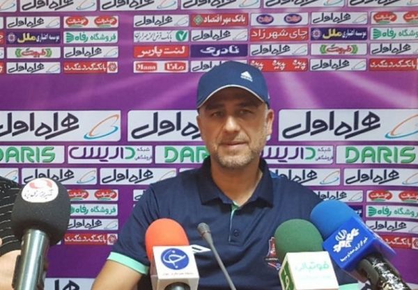 بادامکی به ما گفتند که از تمام بازیکنانمان میتوانیم استفاده کنیم امیدوارم مهاجری فردا کنار تیم باشد