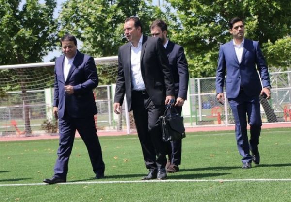  سخنگوی فدراسیون فوتبال  ویلموتس قبل از بازی عراق، تقاضای فسخ داده بود