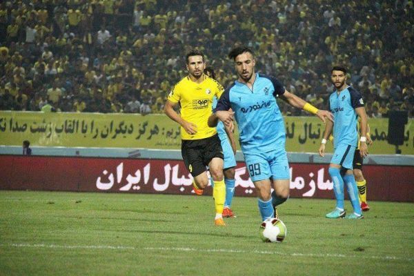 سپاهان 2 - یک پیکان پیکان قربانی سپاهان در نقش جهان