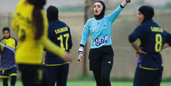 لیگ برتر فوتبال بانوان آذرخش کردستان همچنان می تازد