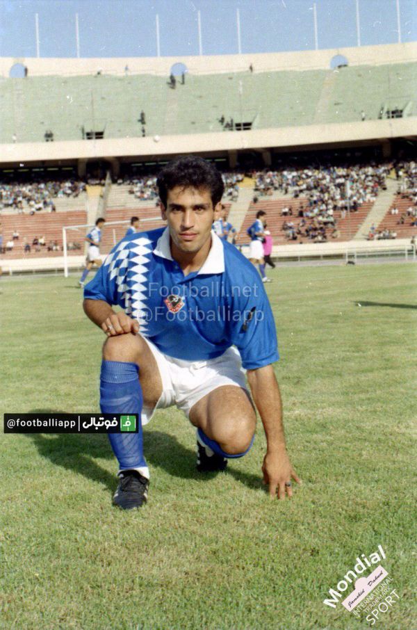  نوستالژی  به مناسبت تولد ٤٨ سالگى عليرضا منصوريان تصويرى از او در اولين سال حضور در استقلال   خرداد ١٣٧٤