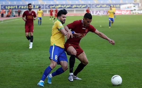 مومنی قیمتها ۴ برابر شده ولی ما یک ریال هم نگرفتیم با این وضعیت باید به فکر جدایی باشم