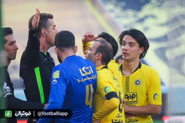 مدیر رسانه ای باشگاه استقلال زاهدی فر فشار زیادی تحمل کرده اما