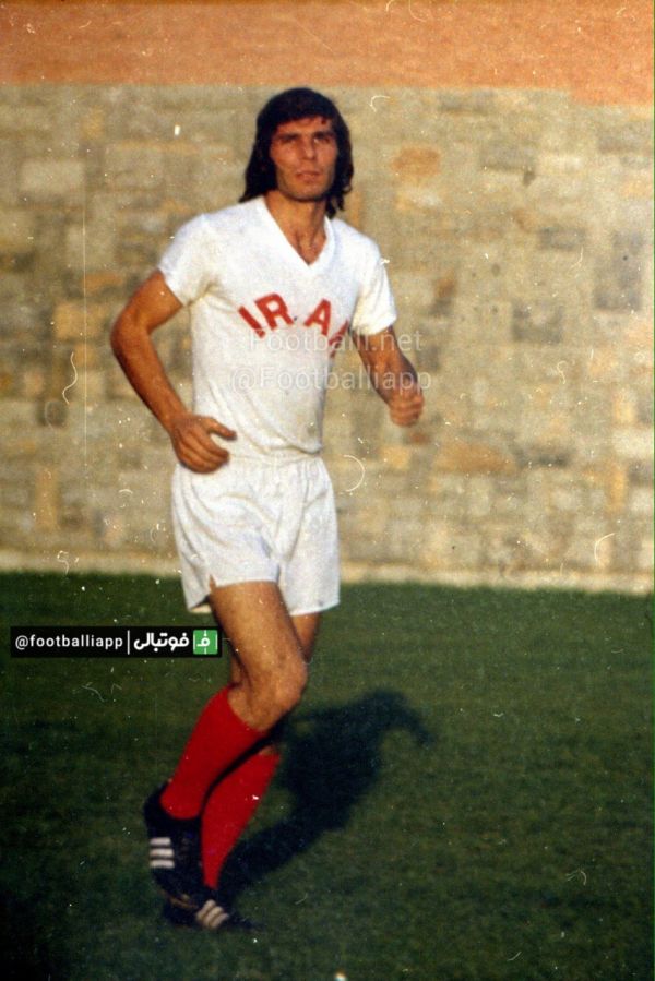 نوستالژی  كارو حق ورديان مدافع هافبك استقلال و تيم ملى ايران در دهه پنجاه