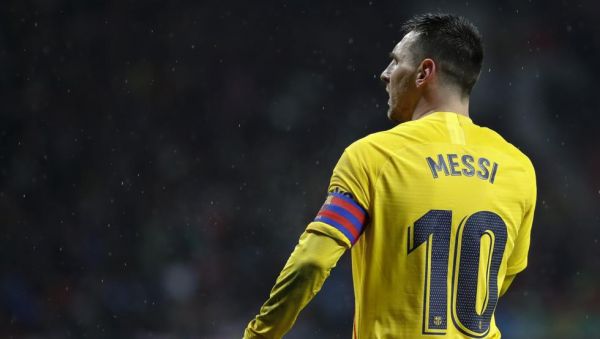 مجسمه لیونل مسی در شهرک ورزشی تیم ملی اسپانیا