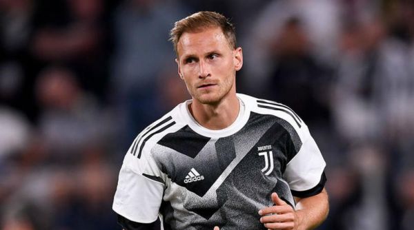 مدافع آلمانی جایزه قهرمانی بازیکنان یوونتوس یک ماشین فراری بود