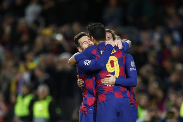 گریزمان هنوز با مسی و سوارز ارتباط برقرار نکردهام چون خجالتی هستم