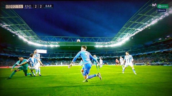  گزارش داوری بارسا  اگر خطای اول پنالتی بود، خطای روی پیکه هم پنالتی داشت