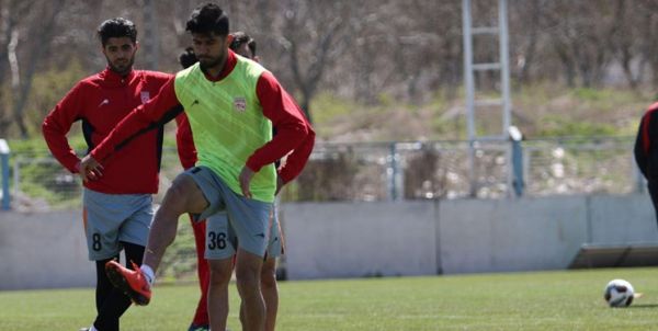  باشگاه ذوب آهن جدایی اسماعیلی فر را تکذیب کرد