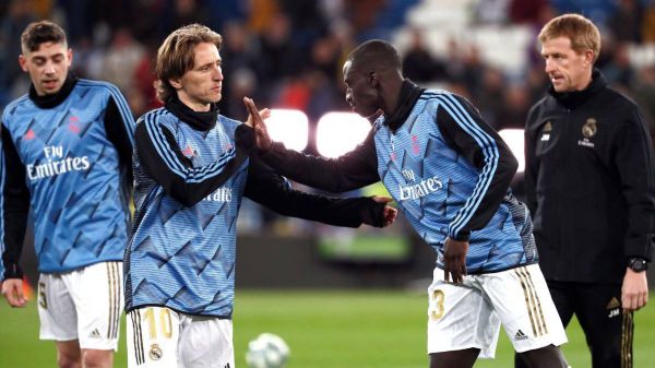  سوتهای انتقادی هواداران رئال در اعتراض به تصمیمات وار