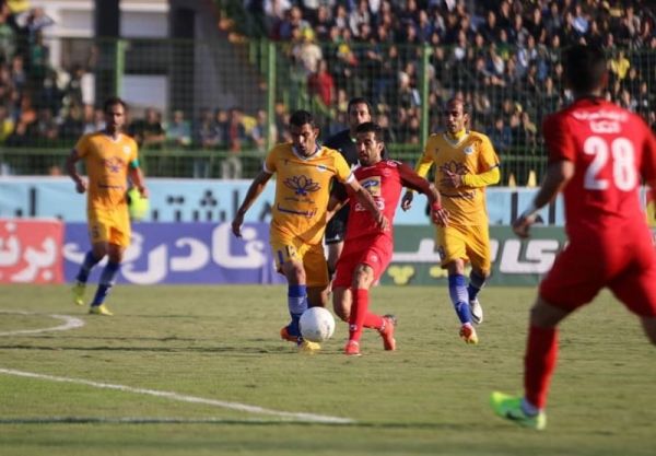 بازیکن شهرداری ماهشهر داور دو پنالتی برای ما نگرفت مقابل پرسپولیس نمایش خوبی داشتیم