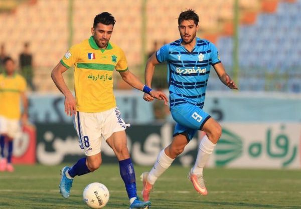 مومنی با این وضعیت نمیتوانم در صنعت نفت بمانم مقابل سپاهان با تمام وجود بازی میکنیم