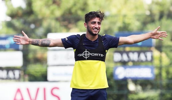 صیادمنش این استقلال لایق قهرمانی است امیدوارم مشکلات استراماچونی هرچه زودتر رفع شود