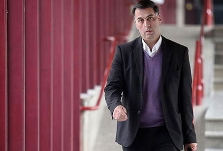 آذری حضور زنان در ورزشگاه فضا را لطیف میکند اگر میخواستم به استقلال بروم، اول فصل میرفتم