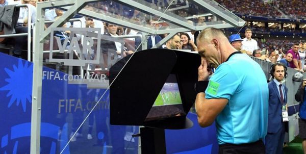 حاجیپور برخی داوران ما آمادگی ذهنی ندارند استفاده از VAR ضروری است