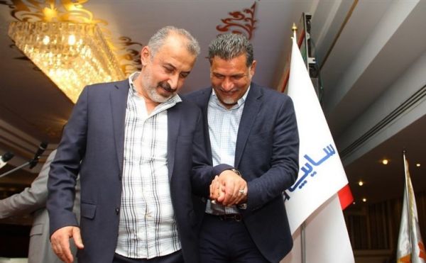  با اعلام علی دایی سرمربی تیم سایپا در نشست خبری پیش از دیدار با تراکتور سازی، رضا درویش مدیرعامل باشگاه سایپا به دلیل مشکلات مالی از سمت خود استعفا داد