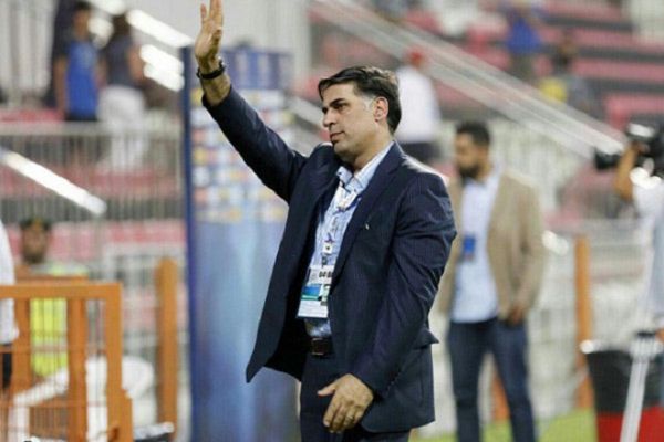  آذری  به عنوان آبدراچی هم در ذوب‌آهن کار می‌کنم