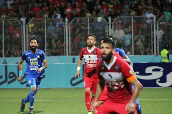  فرشاد فرجی بازیکن نساجی در گفتگو با ورزش سه، شایعه بازداشتش در فرودگاه مهرآباد را تکذیب کرده اما گفته که شوکر داشته و برای این وسیله مجوز دارد