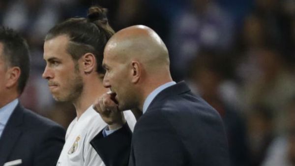  ایجنت بیل  او می‌خواهد تا پایان فوتبالش در رئال بماند؛ بیل می‌تواند در سطح رونالدو باشد