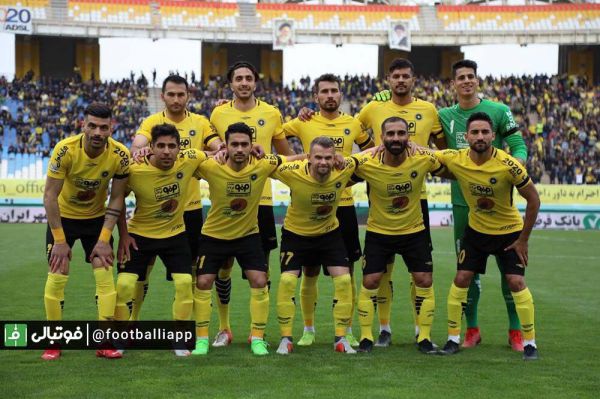  عکس نوشت  سپاهان در مقابل نفت مسجدسليمان سه امتياز ارزشمند گرفت تا همچنان نفسش پشت سر پرسپوليس و تراكتور باشد  آنها يك گل زدند و يك پنالتى را هم از دست دادند و چند گل هم نزدند تا استرس در دقايق پايانى بازى آنها حكمفرما شود