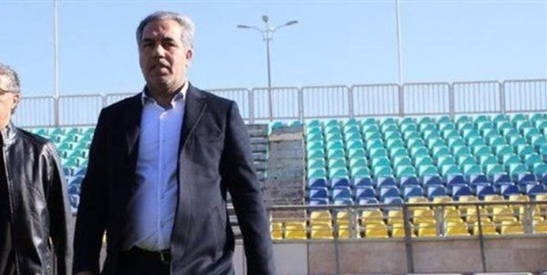 بازدید مدیر عامل باشگاه پرسپولیس از محل جمعآوری کمکهای مردمی برای سیلزدگان