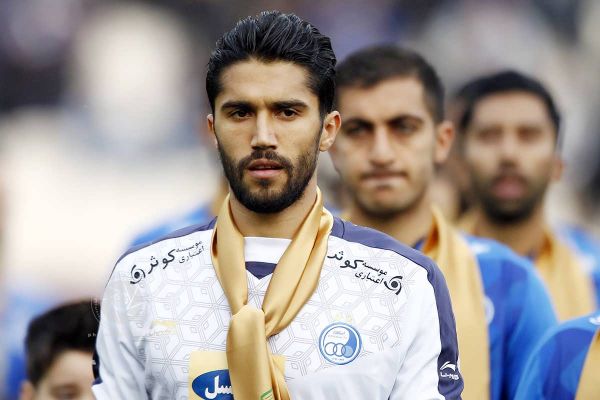 شکایت برق شیراز از استقلال به خاطر حق رشد حسینی