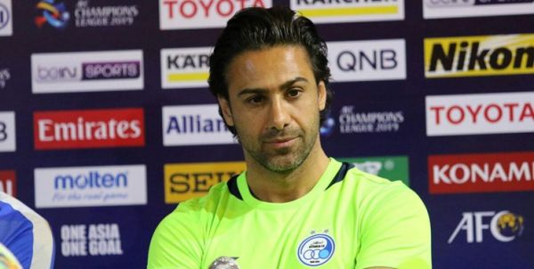 فرهاد مجیدی مطمئنم استقلال در لیگ و آسیا موفق میشود به منشا گفتم بازیکن حرفهای اینطور رفتار نمیکند