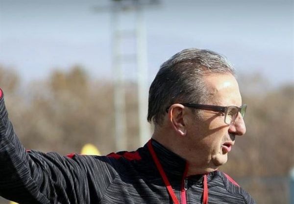 لیکنز به نشست خبری نمیرسد