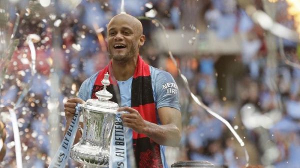  خداحافظی کمپانی با سیتی پس از فتح سه گانه