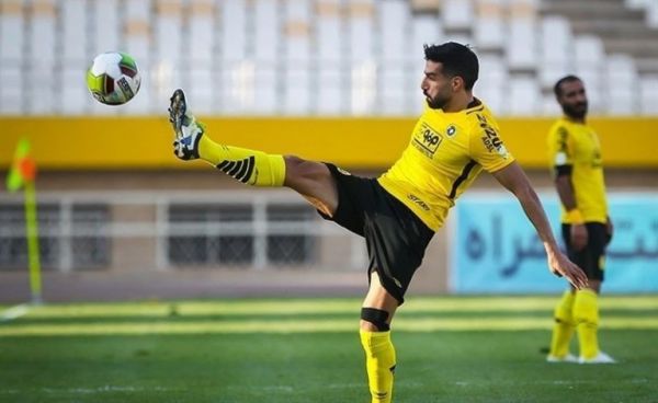  ایرانپوریان  سپاهان باید درباره پیشنهاداتم نظر بدهد