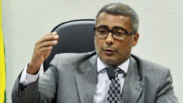 انتقاد روماریو از سرمربی برزیل تیتو باید بعد از جام جهانی می رفت