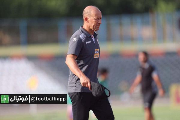 کالدرون تاخیر در آغاز لیگ به کار ما میآید منتظر یک مهاجم هستیم