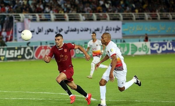  جام حذفی فوتبال  پیروزی فولاد مقابل فجر سپاسی در ۴۵ دقیقه نخست