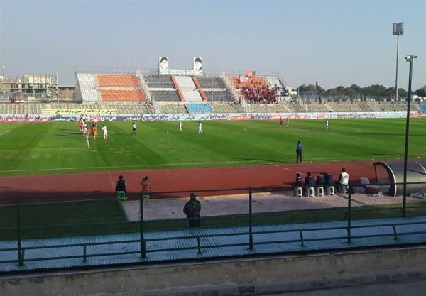 حاشیه دیدار سایپا - شهر خودرو همچنان خبری از فروش بلیت الکترونیکی نیست؛ رایگان وارد شوید