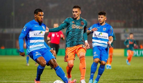 اردویژه هلند شکست خانگی زووله برابر آژاکس صدرنشین
