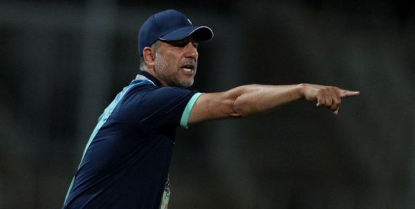 بادامکی کدام تیم مثل نساجی استقلال را تحت فشار قرار داد گلی که حریف زد اصلا موقعیت نبود