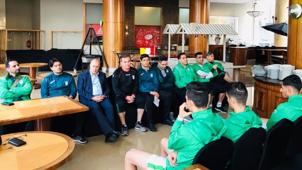 مهدی تاج در جمع امیدهای فوتبال حاضر شد