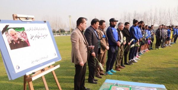  ادای احترام به شهید قاسم سلیمانی در تمرین استقلال