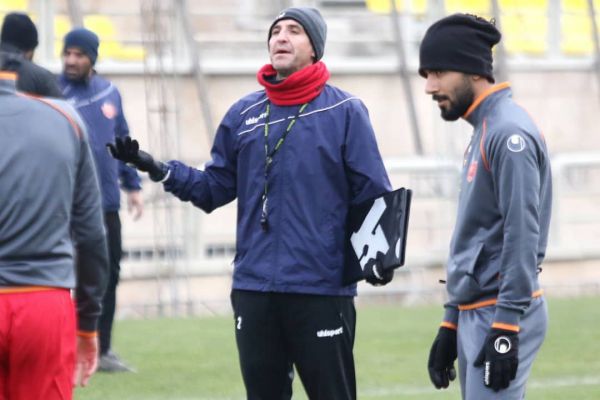  دستیاران خارجی کالدرون در حال ترک ایران