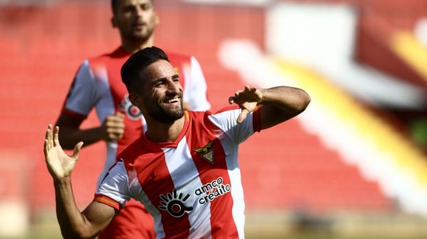  مهرداد محمدی به بازی با بنفیکا می‌رسد