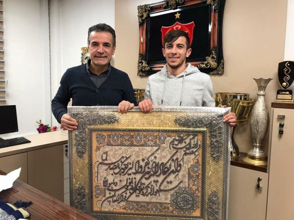  فرشاد احمدزاده با فسخ قرارداد از پرسپولیس جدا شد