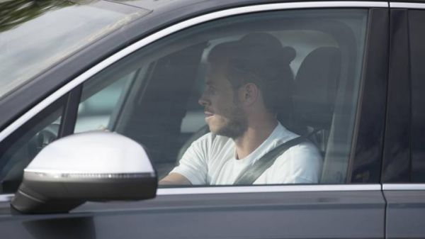  یاغیگری های بی پایان بیل  ترک برنابئو در جریان برگزاری بازی