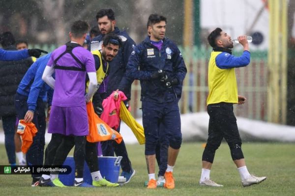 دردسر استقلالیها برای تمرینات تاکتیکی چمن بدون کاور مجیدی را بلاتکلیف کرد