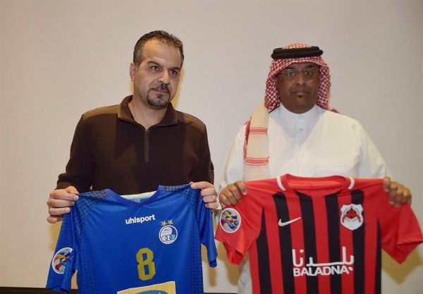  از پیراهن تیم‌های فوتبال الریان قطر و استقلال ایران، در نشست هماهنگی پیش از این مسابقه رونمایی شد