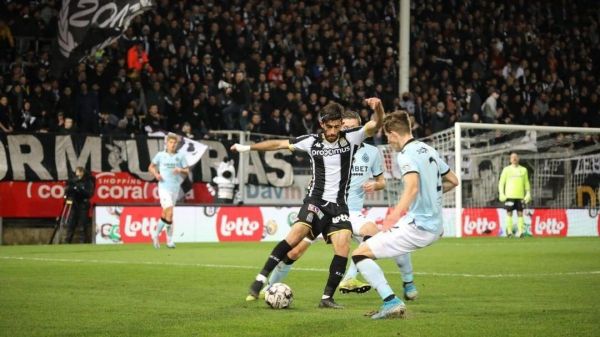 ژوپیلر لیگ بلژیک تساوی شارلوا برابر صدرنشین در حضور قلیزاده